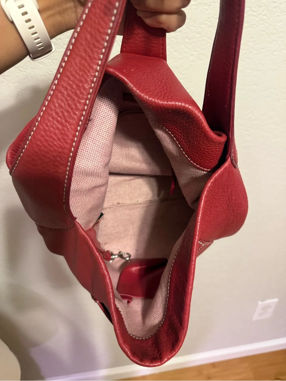 Dooney and Bourke Logo Lock Sac Red Leather